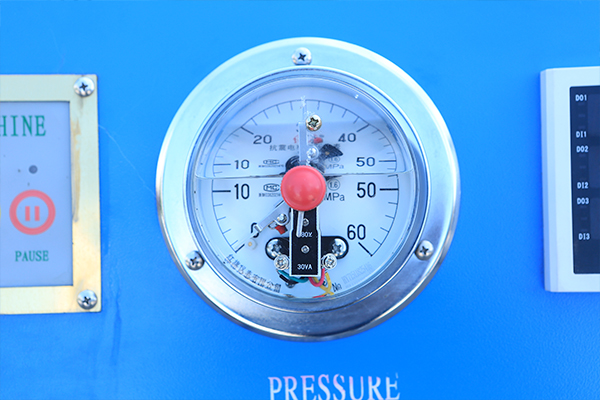 鋼絲繩壓套機(jī)壓力表 鋼絲繩壓套機(jī)壓力表